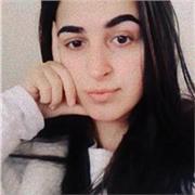 Profesora da apoyo educativo a nivel primaria o secundaria